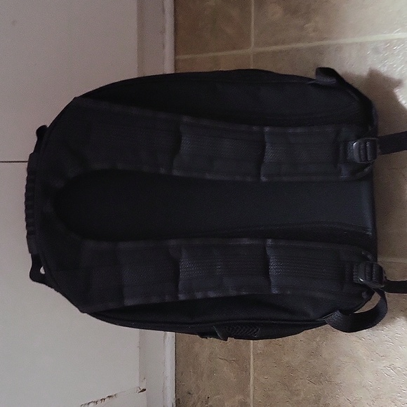 EUC pink pet carrier backpack with removable dome window - Picture 3 of 6